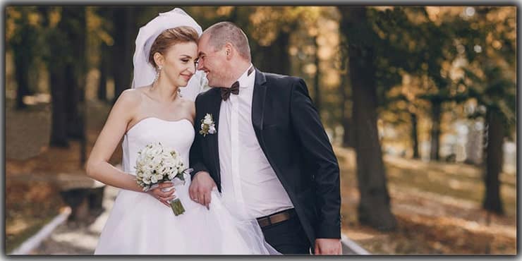 glamorous wedding pose